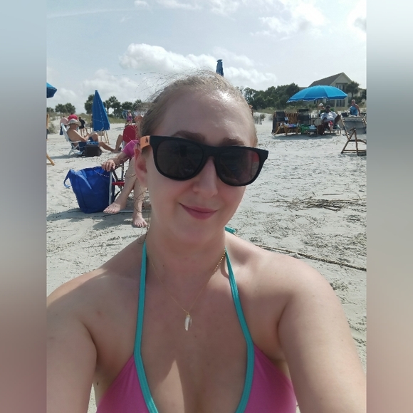 Meet your Posher, Sarah - Picture 2 of 3